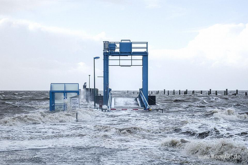 Das Sturmtief Sabine trifft auf die Westküste hier an der Küste in Schlüttsiel // Foto: MeerART