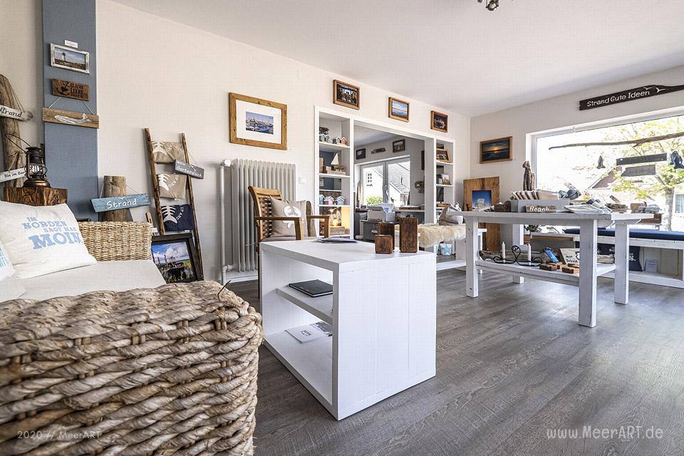 Das Atelier „MeerART / För to Huus“ in Langenhorn (Nordfriesland) mit handgefertigten Wohnaccessoires und Rahmen mit maritimen Motiven // Foto: MeerART/Ralph Kerpa