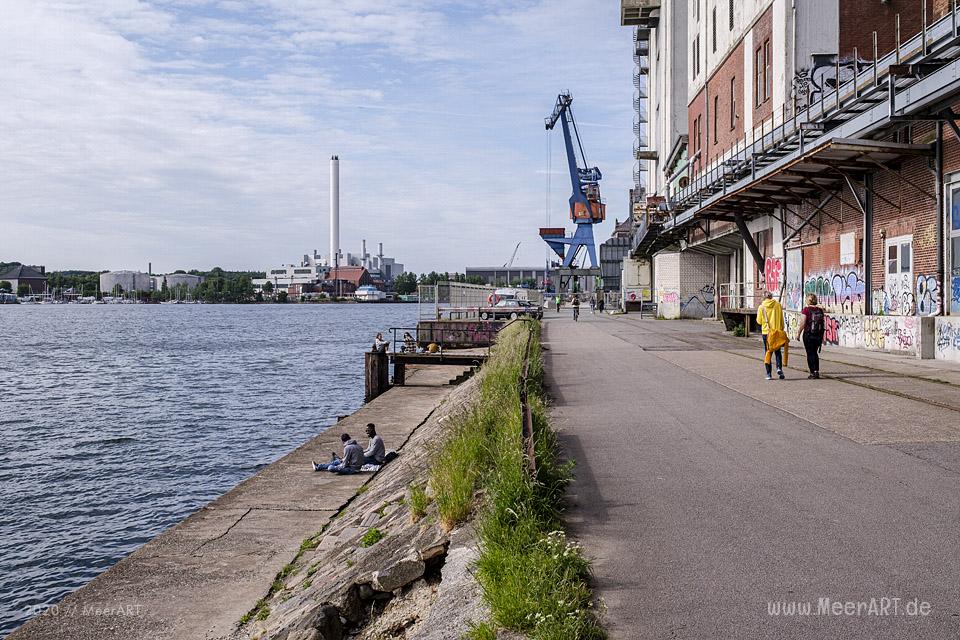 Spaziergang an der Flensburger Förde // Foto: MeerART