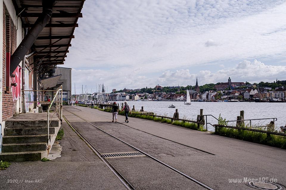Spaziergang an der Flensburger Förde // Foto: MeerART