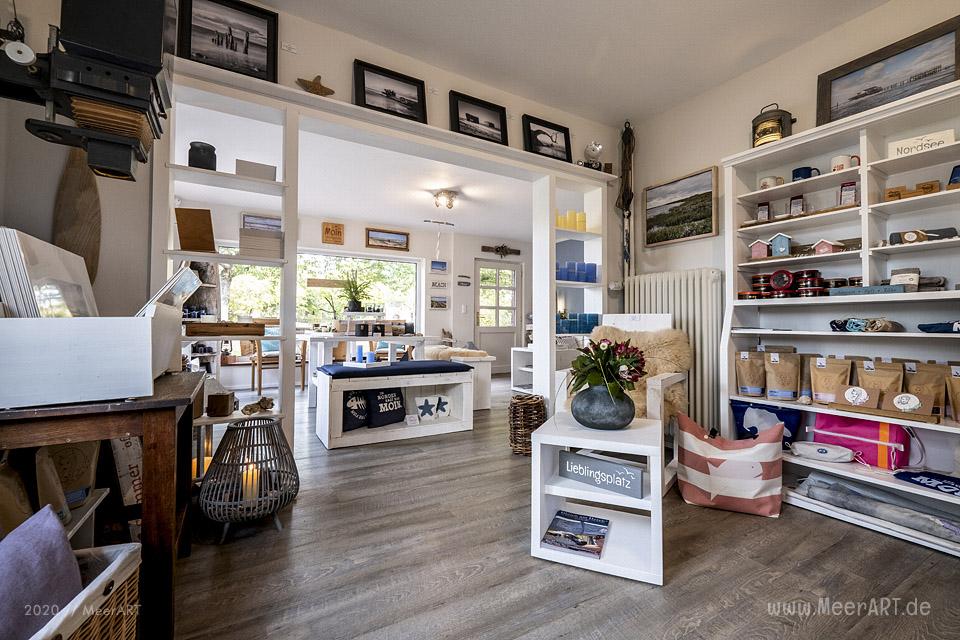 Das Atelier „MeerART för to Huus“ in Langenhorn (Nordfriesland) mit handgefertigten Wohnaccessoires und Rahmen mit maritimen Motiven // Foto: MeerART / Ralph Kerpa