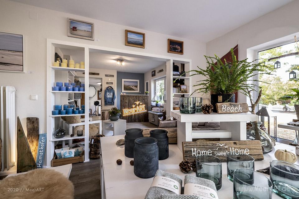 Das Atelier „MeerART för to Huus“ in Langenhorn (Nordfriesland) mit handgefertigten Wohnaccessoires und Rahmen mit maritimen Motiven // Foto: MeerART / Ralph Kerpa