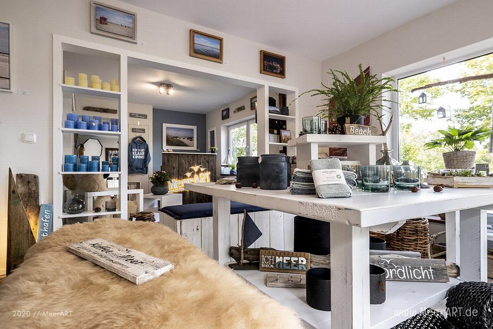 Das Atelier „MeerART för to Huus“ in Langenhorn (Nordfriesland) mit handgefertigten Wohnaccessoires und Rahmen mit maritimen Motiven // Foto: MeerART / Ralph Kerpa