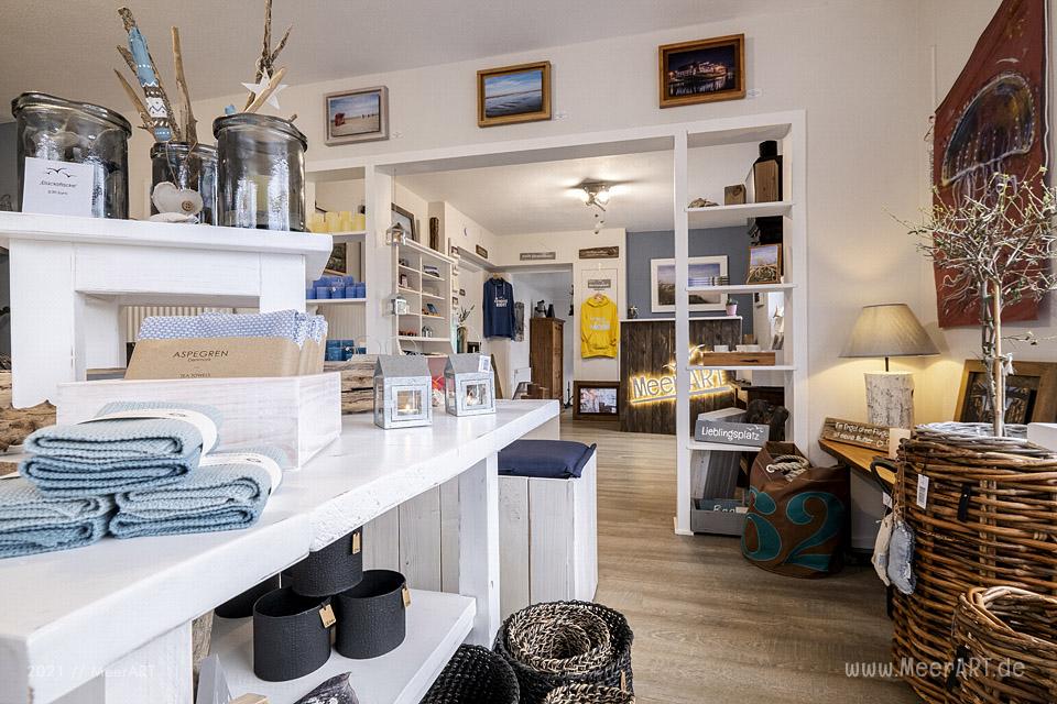 Das Atelier „MeerART för to Huus“ in Langenhorn (Nordfriesland) mit handgefertigten Wohnaccessoires und Rahmen mit maritimen Motiven // Foto: MeerART / Ralph Kerpa