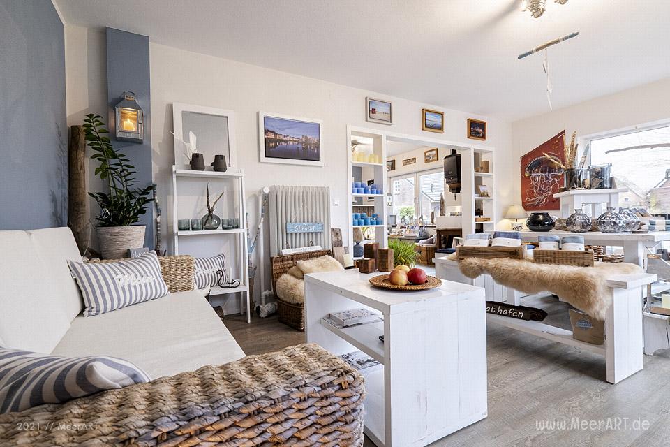 Das Atelier „MeerART för to Huus“ in Langenhorn (Nordfriesland) mit handgefertigten Wohnaccessoires und Rahmen mit maritimen Motiven // Foto: MeerART / Ralph Kerpa