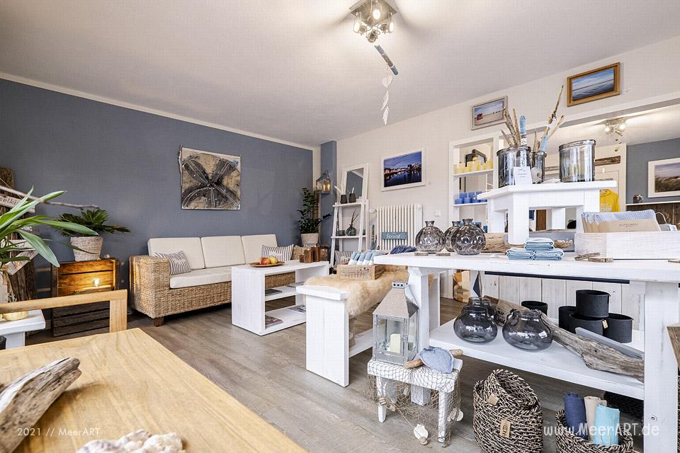 Das Atelier „MeerART för to Huus“ in Langenhorn (Nordfriesland) mit handgefertigten Wohnaccessoires und Rahmen mit maritimen Motiven // Foto: MeerART / Ralph Kerpa