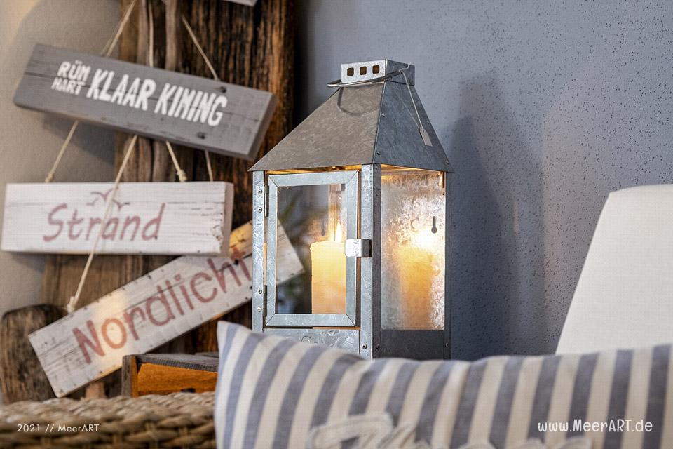 Das Atelier „MeerART för to Huus“ in Langenhorn (Nordfriesland) mit handgefertigten Wohnaccessoires und Rahmen mit maritimen Motiven // Foto: MeerART / Ralph Kerpa