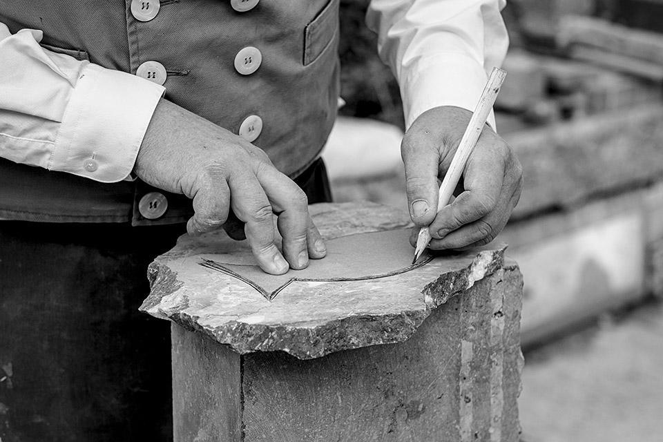 Reportage beim Steinmetz Wilfried Christiansen in Spinkebüll / Nordfriesland