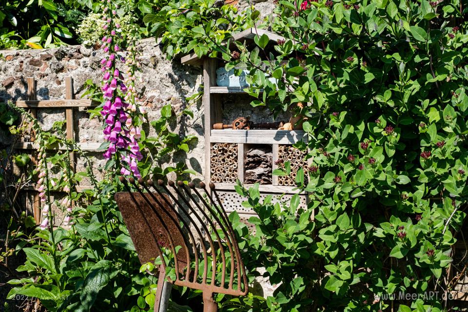 Das Atelier „MeerART för to Huus“ in Langenhorn an der Westküste (Nordfriesland) mit handgefertigten Wohn- und Gartenaccessoires sowie Rahmungen mit maritimen Motiven aus den Reportagen von den Küstenregionen an Nord- und Ostsee // Foto: MeerART / Ralph Kerpa