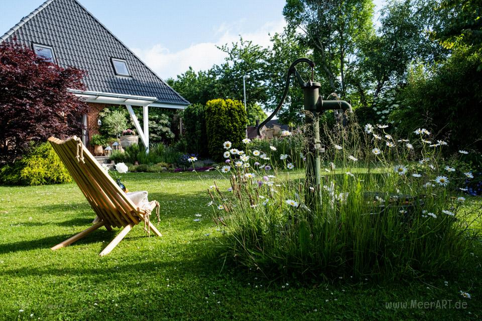 Das Atelier „MeerART för to Huus“ in Langenhorn an der Westküste (Nordfriesland) mit handgefertigten Wohn- und Gartenaccessoires sowie Rahmungen mit maritimen Motiven aus den Reportagen von den Küstenregionen an Nord- und Ostsee // Foto: MeerART / Ralph Kerpa