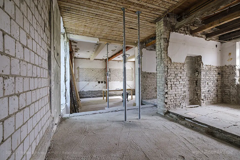 Nolde Haus - Die Halle vor dem Atelier während der Sanierung im Mai 2020 // Foto: Nolde Stiftung Seebüll / Ralph Kerpa