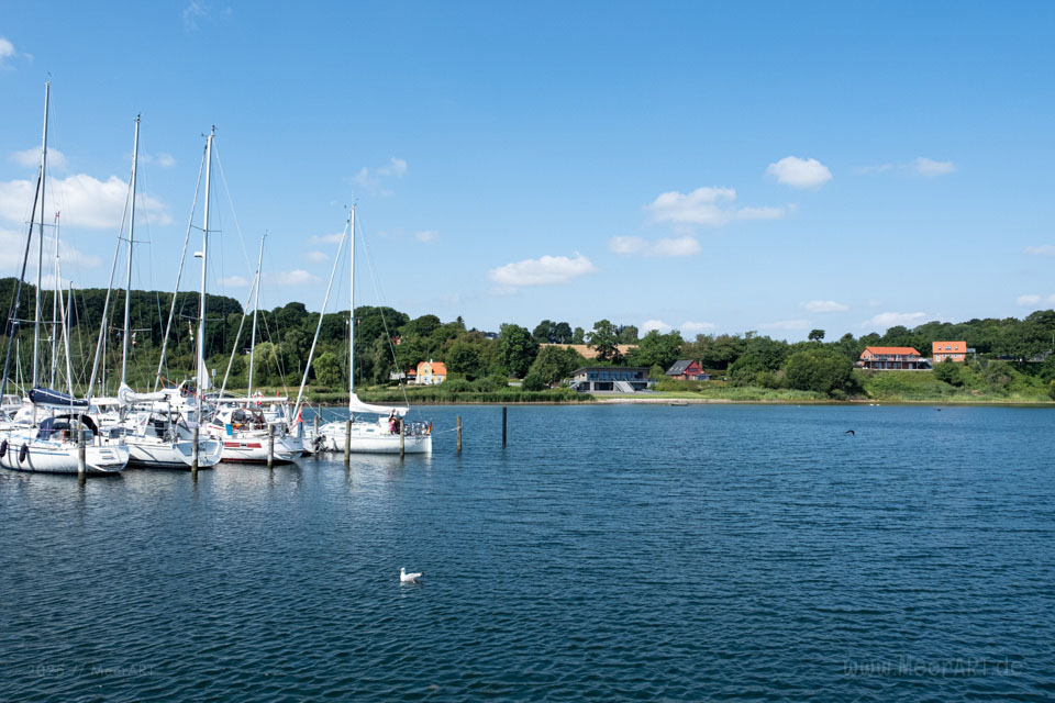 Ein wundervoller Sommertag am der idyllischen Genner Bucht // Foto: MeerART / Ralph Kerpa