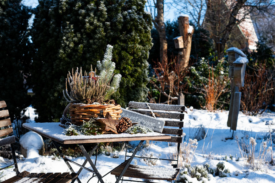 MeerART Dekoideen - Weihnachtliche Dekoration für den Garten // Foto: MeerART / Ralph Kerpa