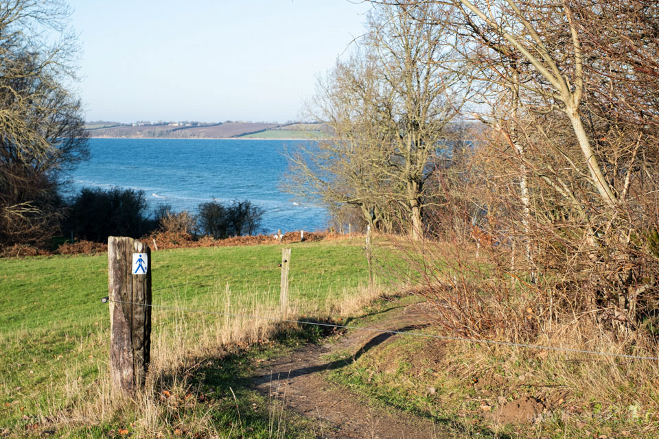 Teilstück des Gendarmstiens zwischen Broager Strand und Gammelmark // Foto: MeerART / Ralph Kerpa