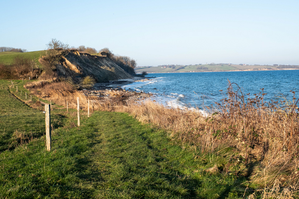 Teilstück des Gendarmstiens zwischen Broager Strand und Gammelmark // Foto: MeerART / Ralph Kerpa