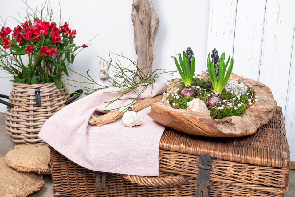 LandGang Fotostrecke - Osterdeko - Der Frühling zieht ein - Heft02/24 // Foto: MeerART / Ralph Kerpa