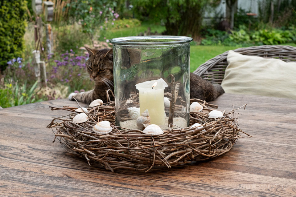 Hol dir das Meer nach Hause - Nordische und Dekoideen - DIY maritimer Kranz mit Muscheln